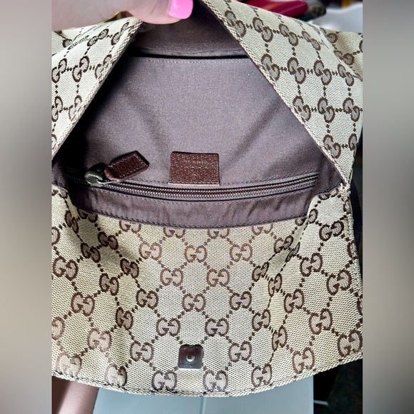 Gucci Belt Bag / Chest Bag - Picture 7 of 13